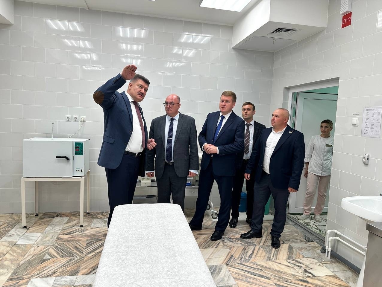 Владимир Михайлов посетил Ишлейскую больницу после капитального ремонта