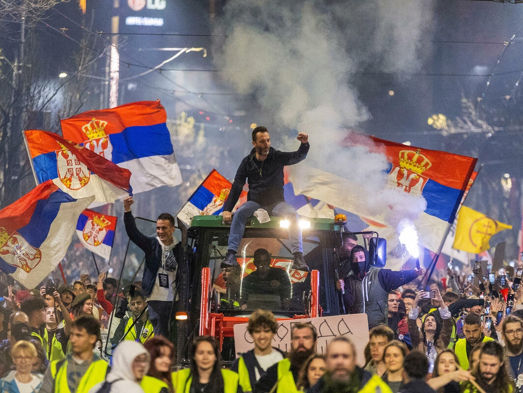 Александр Огнев: Сербский майдан