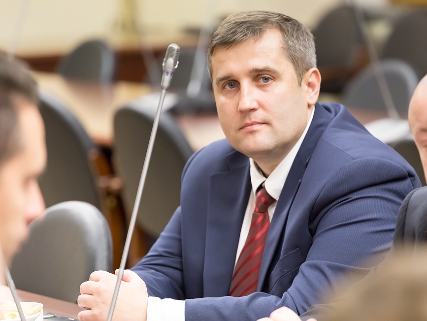 Алексей Рылеев предложил приплачивать дачникам за борьбу с борщевиком