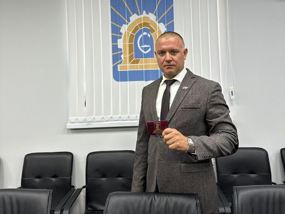 Евгений Галанцев, победивший на выборах в Совет Щербинки, принял участие в первом заседании