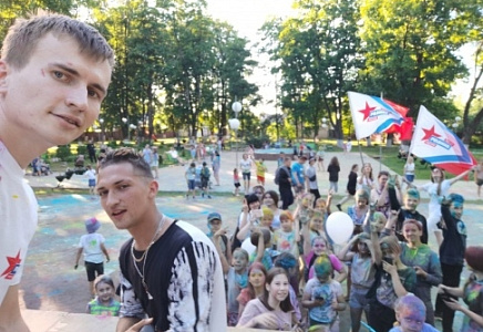 В ЛИХОСЛАВЛЕ ТВЕРСКОЙ ОБЛАСТИ "РОДИНА" ПРОВЕЛА ФЕСТИВАЛЬ КРАСОК