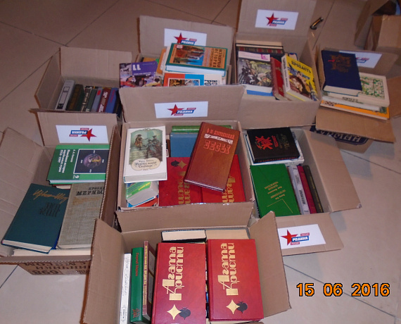 Новосибирские активисты проводят акцию "Подари книге вторую жизнь!"