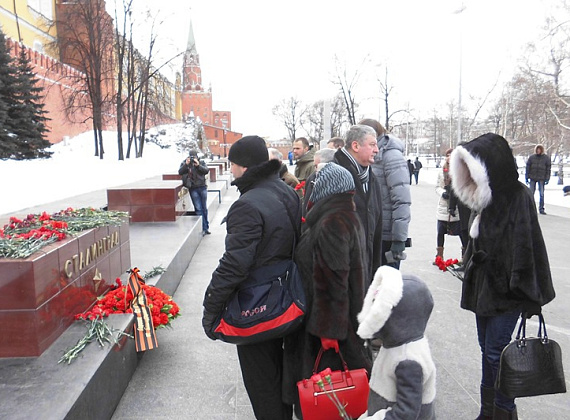 "РОДИНА" возложила цветы в годовщину победы в Сталинградской битве, 2 февраля 2014 г.
