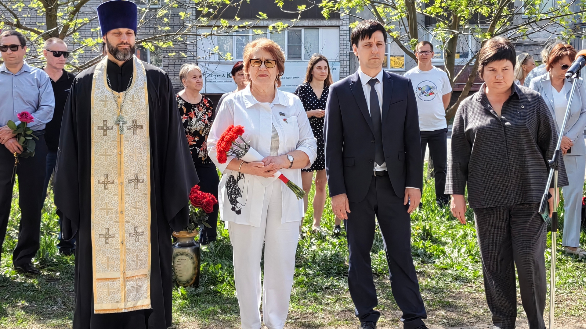 Любовь Шанина приняла участие в торжественном открытии мемориальной доски Николаю Дутову