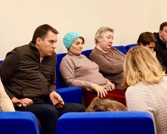 Сергей Захаров встретился с жителями эвакуированного многоквартирного дома в подмосковном городе Сергиев Посад