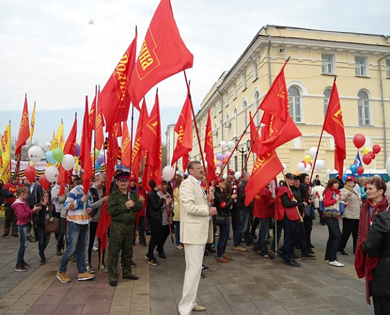 Колонна "РОДИНЫ" прошла по центральной улице Оренбурга