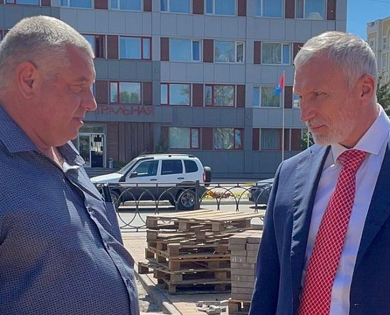 Алексей Журавлев в Тамбове проконтролировал благоустройство сквера