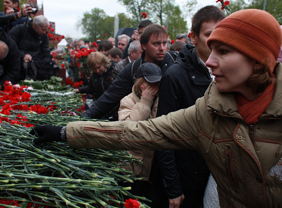 "РОДИНА" в Александровском саду почтила память погибших в Одессе, 5 мая 2014 г. (галерея 2)