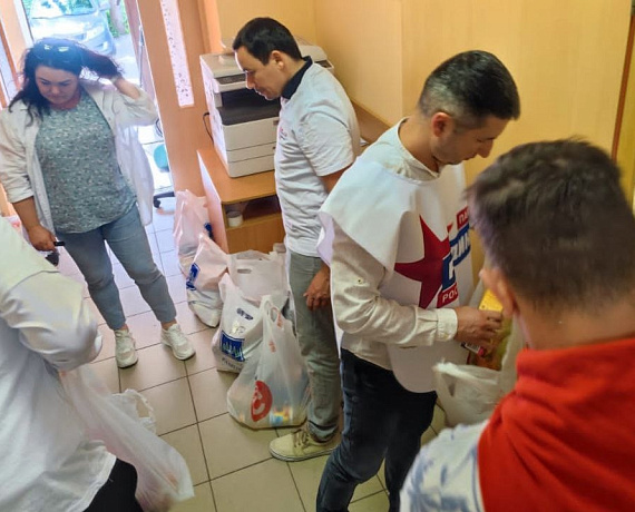 Раменское отделение партии в Подмосковье продолжает помогать малообеспеченным семьям