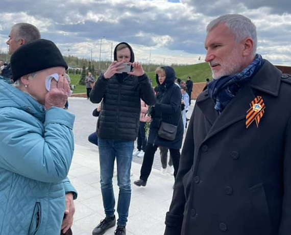 Алексей Журавлев возложил цветы к Ржевскому мемориалу