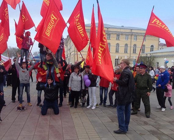 Колонна "РОДИНЫ" прошла по центральной улице Оренбурга