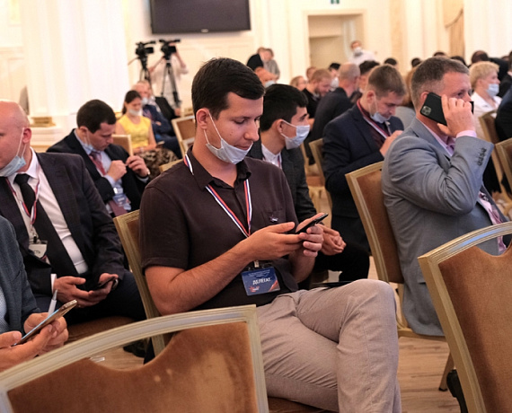 Журавлев представил на VII Cъезде основные тезисы предвыборной программы "РОДИНЫ"