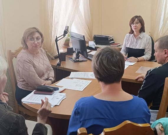 Председатель Тамбовской гордумы, избранный от "РОДИНЫ", провела прием граждан