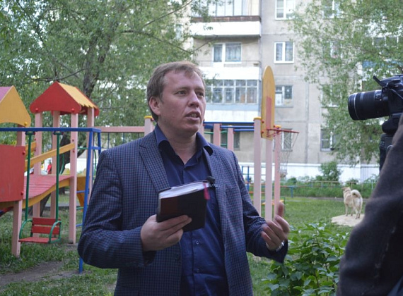 Жильцы встали на защиту сквера в Челябинске