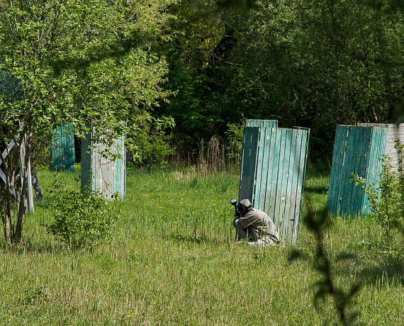Калиниградские партийцы провели открытый турнир по пейнтболу "Защитник Родины"