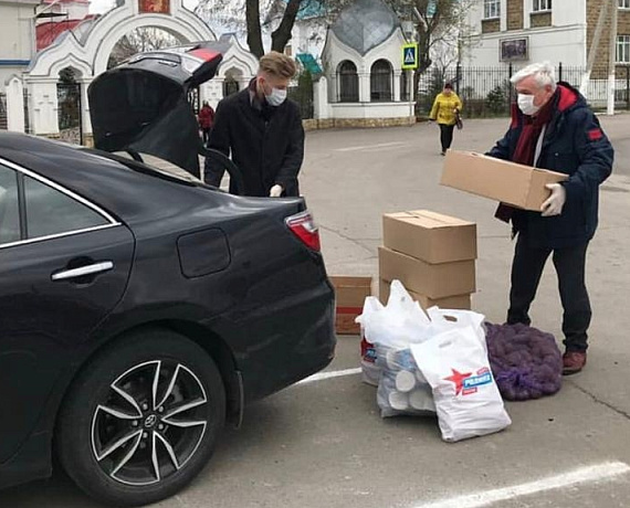 Воронежская "РОДИНА" передала воспитанникам приюта пасхальные подарки