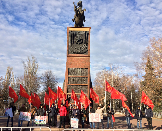 Патриоты отметили День народного единства в Чувашии
