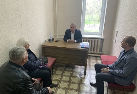 ЛИДЕР АСТРАХАНСКОЙ "РОДИНЫ" ПРОВЕЛ ВЫЕЗДНОЙ ПРИЕМ ГРАЖДАН В ГОРОДЕ ЗНАМЕНСКЕ И СЕЛЕ КАПУСТИН ЯР