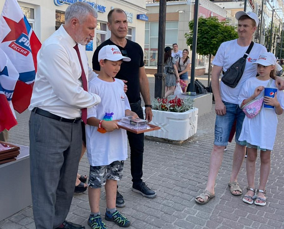 Журавлев и Шугалей в Калуге наградили победителей фотоконкурса