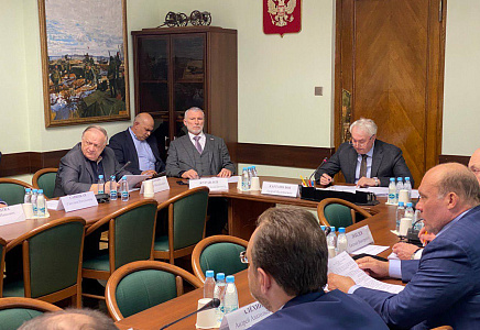Алексей Журавлев принял участие в заседании комитета Госдумы по обороне