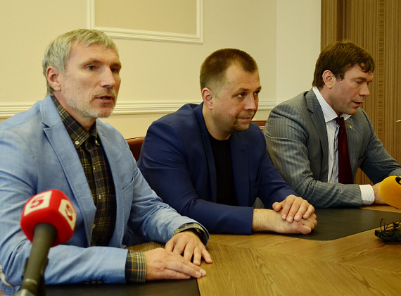 Алексей Журавлёв в Донецке: пресс-конференция, общение с прессой, интервью (часть 2), 12 июня 2014 г.