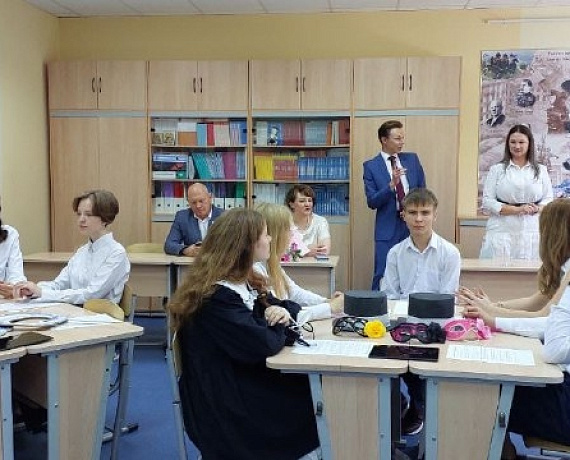 В Подмосковье кандидаты в депутаты от "РОДИНЫ" открыли учебный год