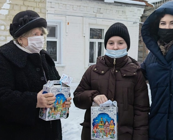 Дети из малообеспеченных семей Ленинского района города Тамбова получили подарки от Алексея Журавлева