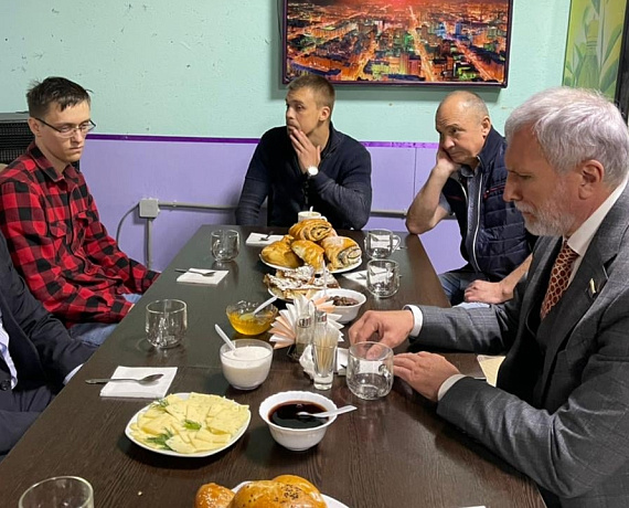 Журавлев встретился с индивидуальными предпринимателями в Каменногорске