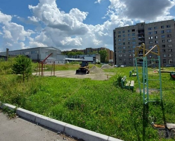 В Новосибирске депутат добился обустройства спортплощадки по просьбе жителей