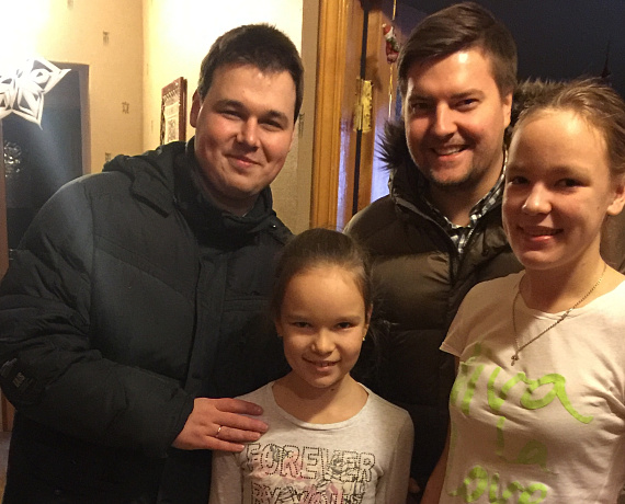 Лидер "РОДИНЫ" поздравил детей из многодетных семей Воронежа с Новым годом