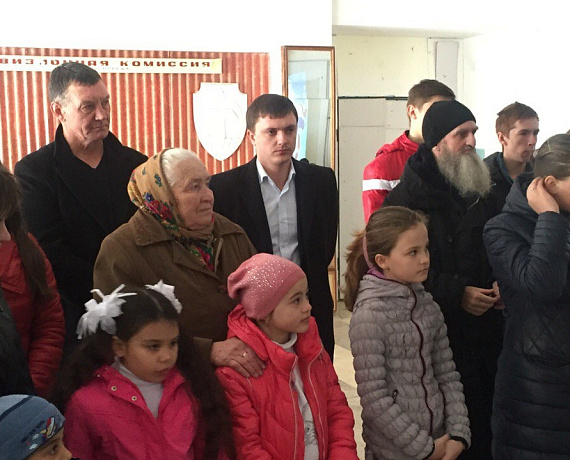 Активисты крымской "РОДИНЫ" отмечают День воссоединения с Россией