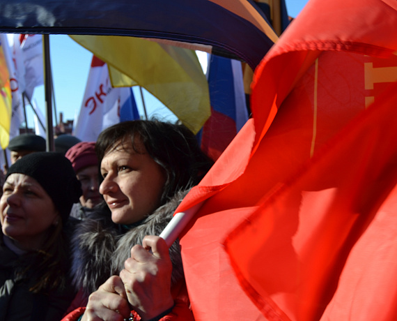 Саратовские родинцы приняли участие в митинге в поддержку Крыма