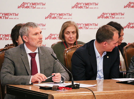 Алексей Журавлёв на круглом столе в "АиФ" на тему: "Куда ведут конкурсы красоты?", 2 апреля 2014 г.