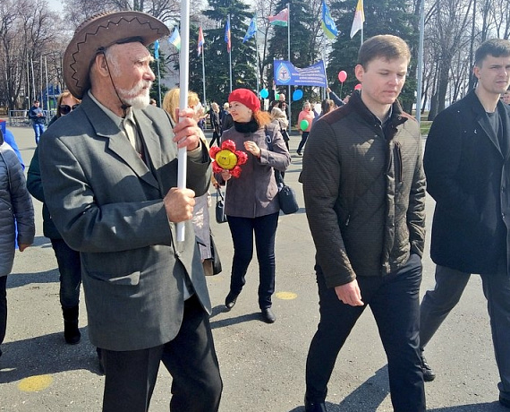 Ульяновские партийцы приняли участие в акциях, посвященных Дню труда