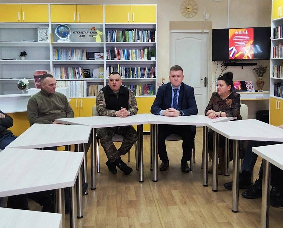 Владимир Михайлов принял участие в работе круглого стола "Zа победу! Ҫӗнтерӳшӗн!"+