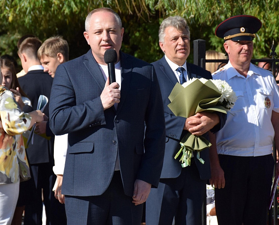 Максим Косенков побывал на торжественной линейке лицея №14 города Тамбова