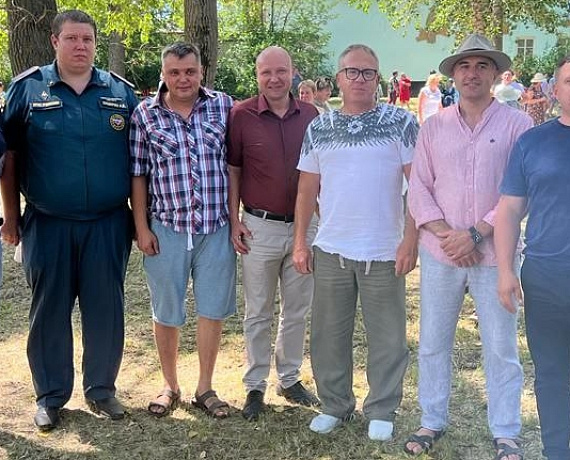 Партийцы из Воронежской области приняли участие в фестивале национальной кухни "Пир на весь мир"