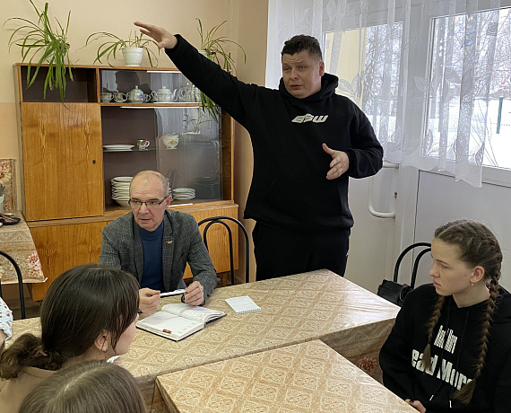 Федор Лугинин принял участие в открытом уроке для учащихся сельской школы