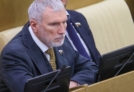 Журавлев - NEWS.ru: Трагедия на Украине началась со сноса монументов героям войны