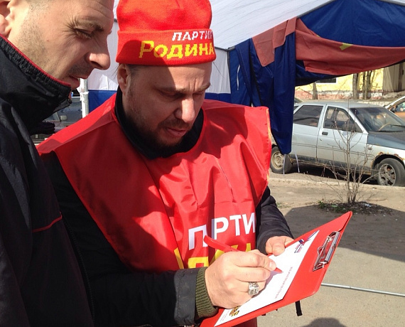 Из Выборга на Украину уедут более 650 поздравлений ветеранам