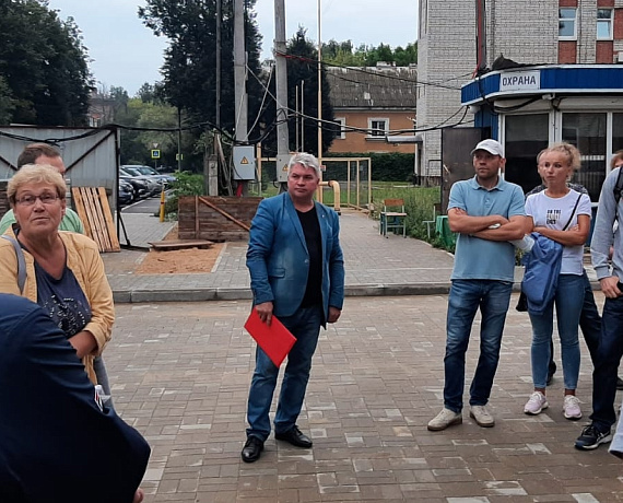 Александр Губарев встретился с дольщиками проблемного дома в Ярославле