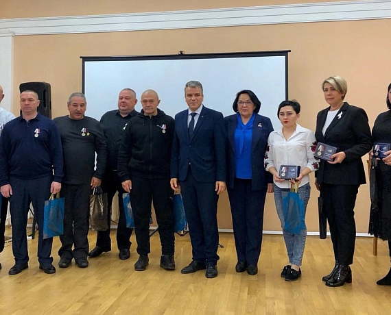Геннадий Селебин помог с организацией вручения награды "Отец солдата"