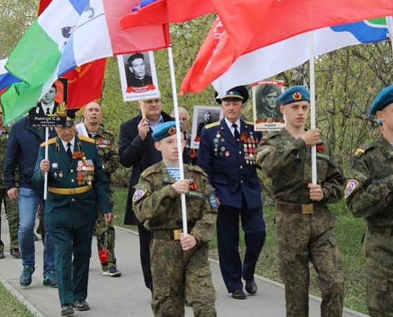 78-ю годовщину Победы в Калининском районе Новосибирска отметили ярко