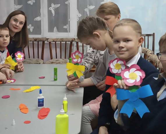 В Международный день инвалидов кировская "РОДИНА" провела акцию "Рука помощи"