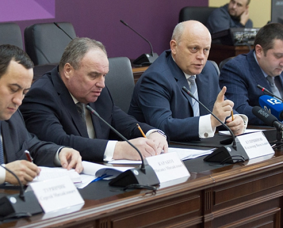 Омская "РОДИНА" на встрече с губернатором предложила организовать социальное такси