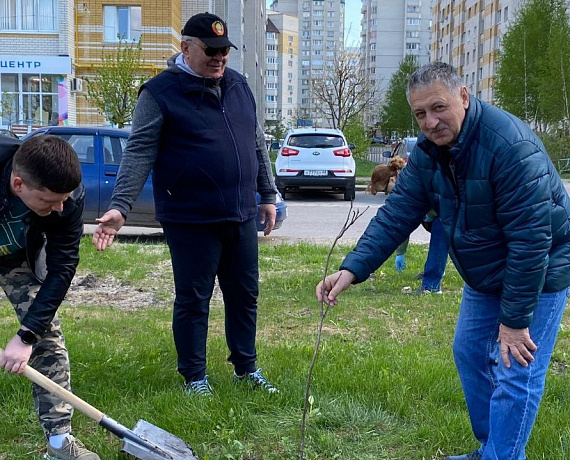Тамбовские соратники приняли участие в субботниках