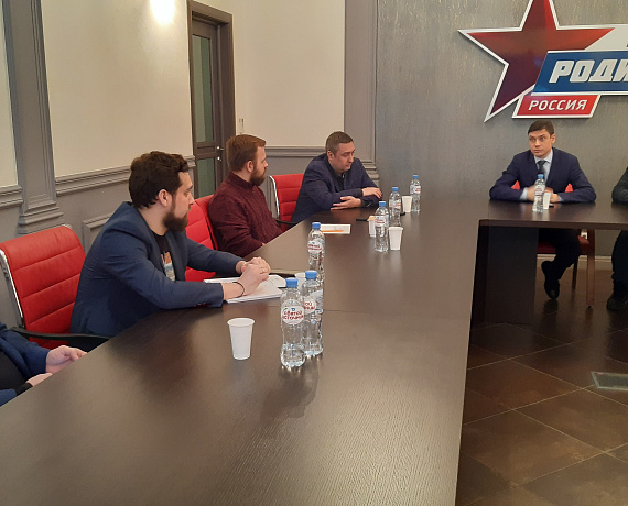"Тигры Родины" провели круглый стол о психологической борьбе общества в условиях СВО и русофобии Запада