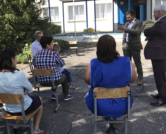 Любомир Радинович провел встречи с жителями Поворинского района