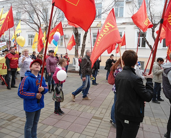Колонна "РОДИНЫ" прошла по центральной улице Оренбурга