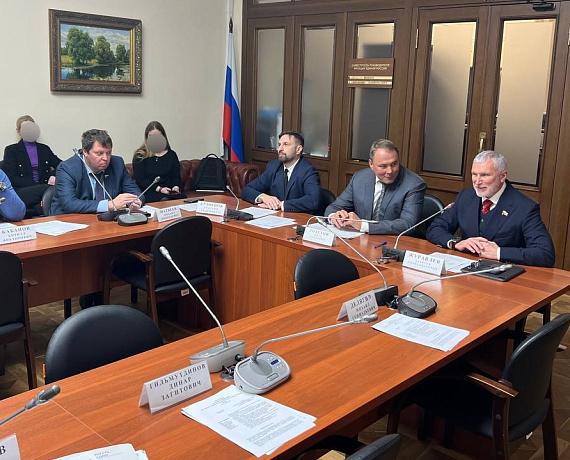 Журавлев и Шинкаренко приняли участие в совещании в ГД по профилактике преступности мигрантов